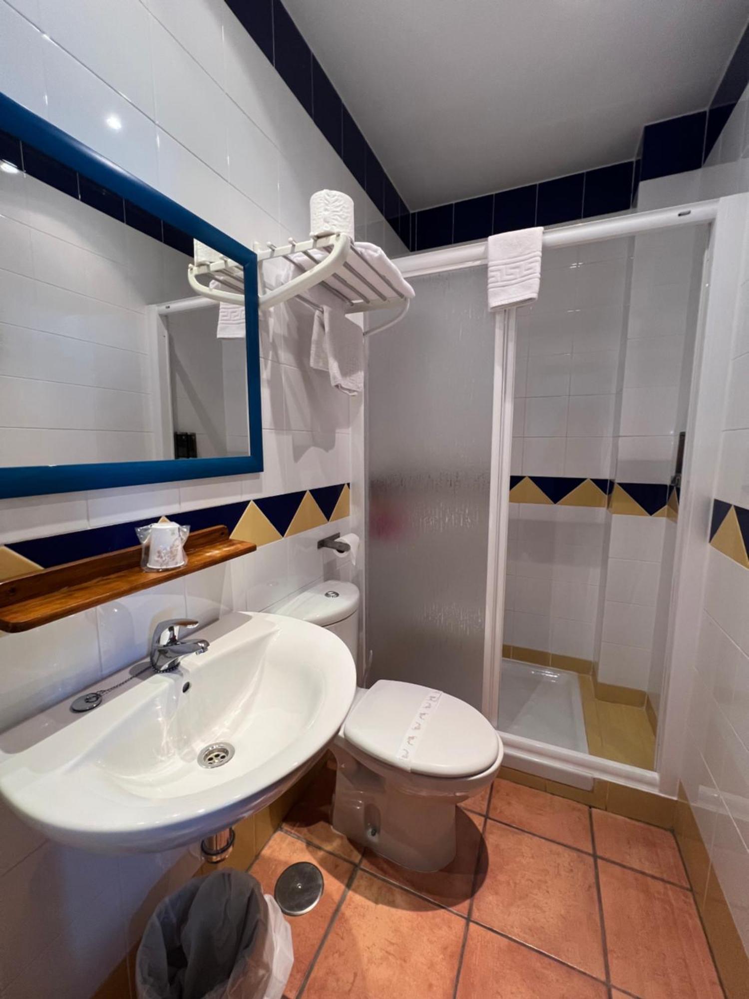 Hostal Real San Juan Del Puerto Quarto foto